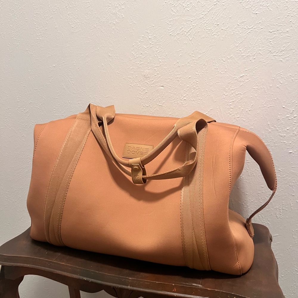 Dagne Dover Landon Neoprene Carryall Bag – Extra Large (Camel)